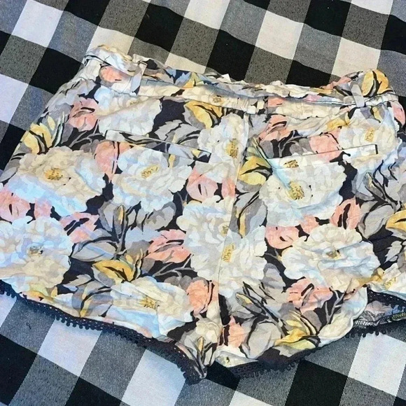 LOFT shorts size XS floral NEW - Picture 3 of 5